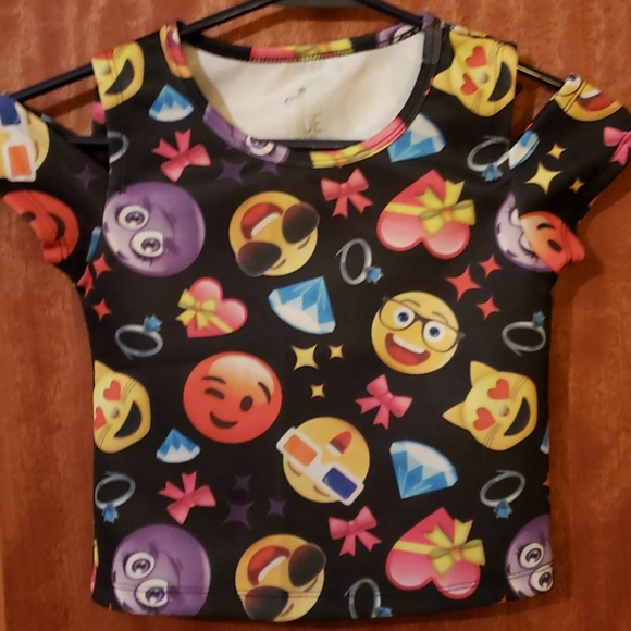 😍😹EMOJI OUTFIT😎😻🤩Sooo Cute!! Worn Once! - Picture 2 of 6